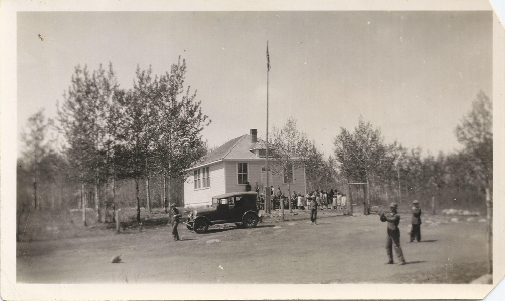  GOLD BANK 	School District # 677 	NE 	Sec 16 	Tsp 36 	Rge 3 	W of the 2 Meridian near	Stenen Location 	9-34-3-W2Province 	Saskatchewan, Latitude - Longitude (DMS) 	51 53' 58'' N, 102 22' 43'' W,  Latitude - Longitude (decimal) 	51.8993639, -102.3787333 and Danbury Location 	36-2-W2,Provinc 	Saskatchewan, Latitude - Longitude (DMS) 	52 3' 0'' N, 102 15' 2'' W,  Latitude - Longitude (decimal) 	52.0499903, -102.2504657,   Saskatchewan Gen Web, Saskatchewan One room School Project  